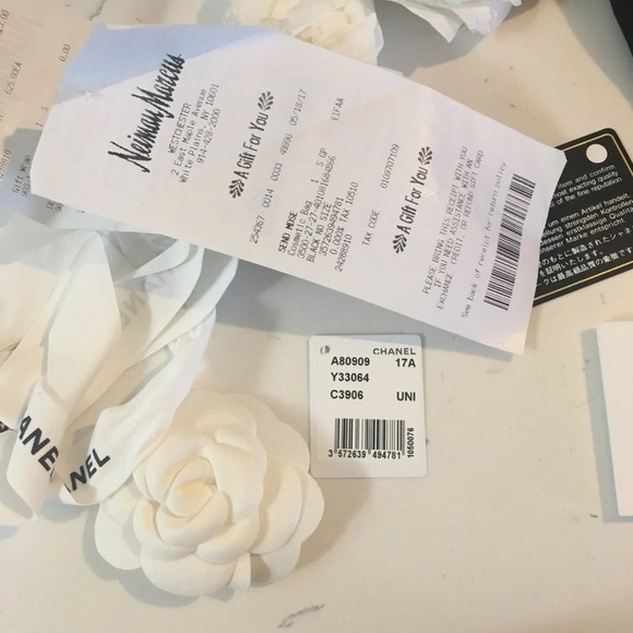 *SOLD* Chanel cosmetic pouch - Picture 9 of 9